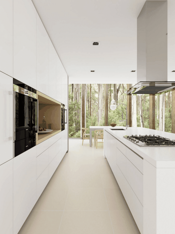 Fehér minimalista belsőépítészet