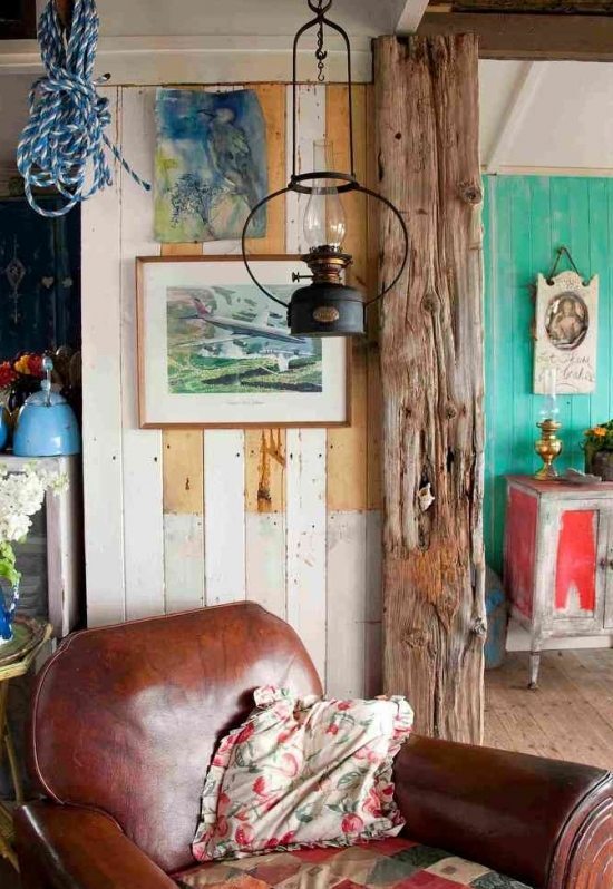 Shabby chic beach cottage decor