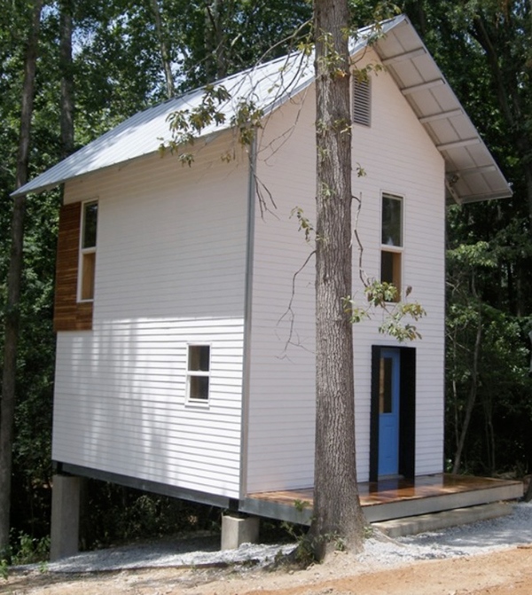 Kis ház tetőtéri kialakítással