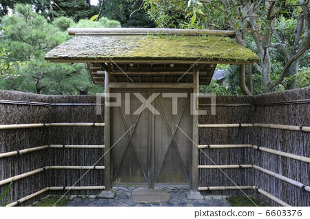 Japán ház ajtó