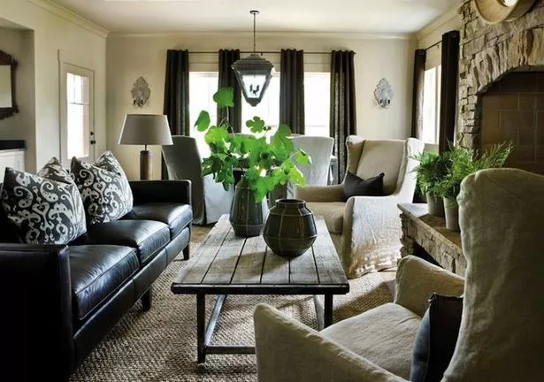 Modern nappali ötletek fekete bőr kanapéval