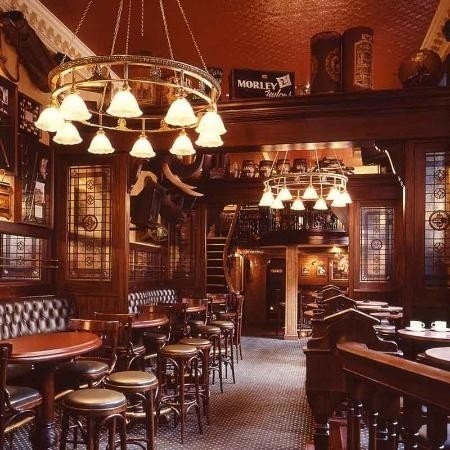 Pub Étterem belsőépítészet